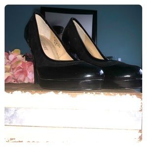 Black patent leather pumps